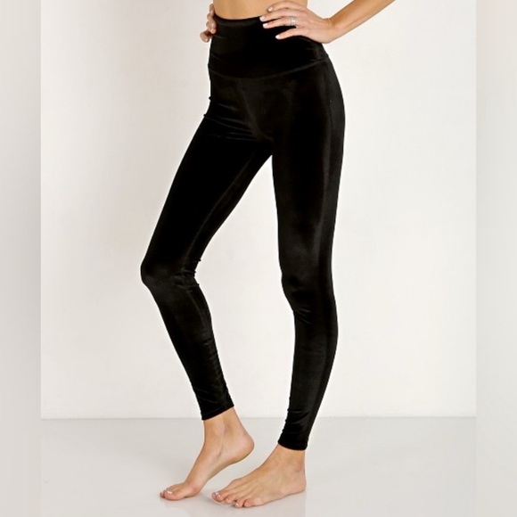 Beyond Yoga BLACK Velvet Motion High‎ Wasted Midi Legging SMALL [VL3243] - Picture 4 of 7